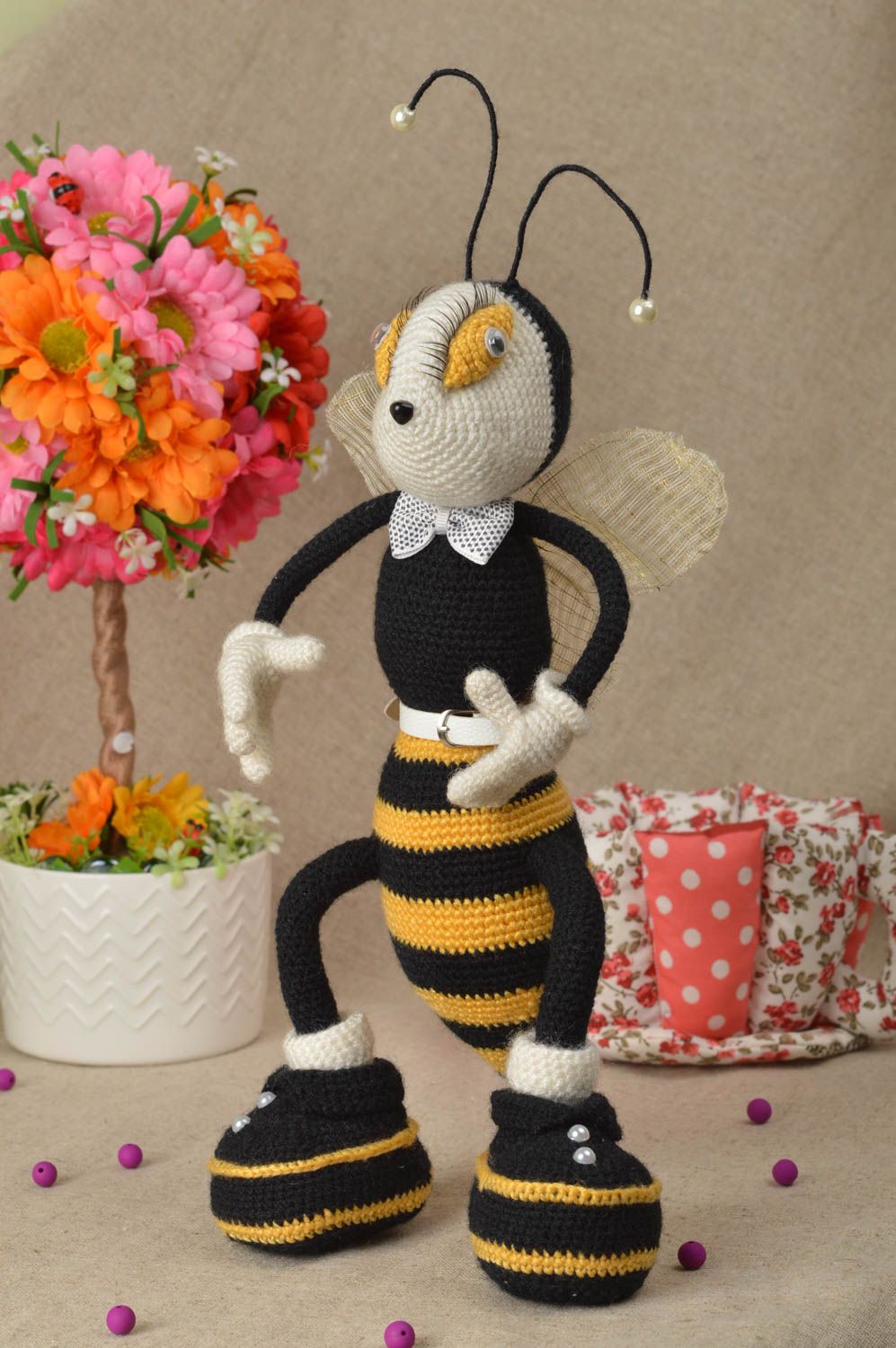 Jouet tricoté Peluche faite main abeille fils de coton Cadeau enfant décor photo 1