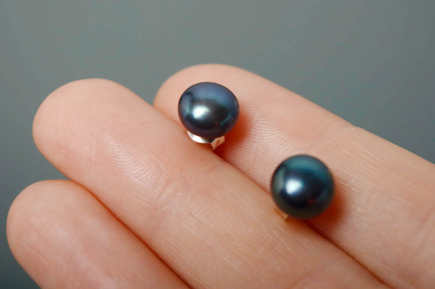 Pearl bead earrings photo 4