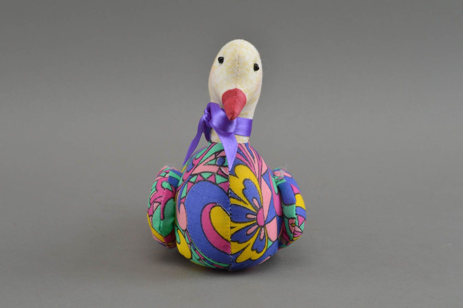 Stofftier Vogel handmade Kuscheltier Taube Spielsache für Kinder schön bunt foto 2