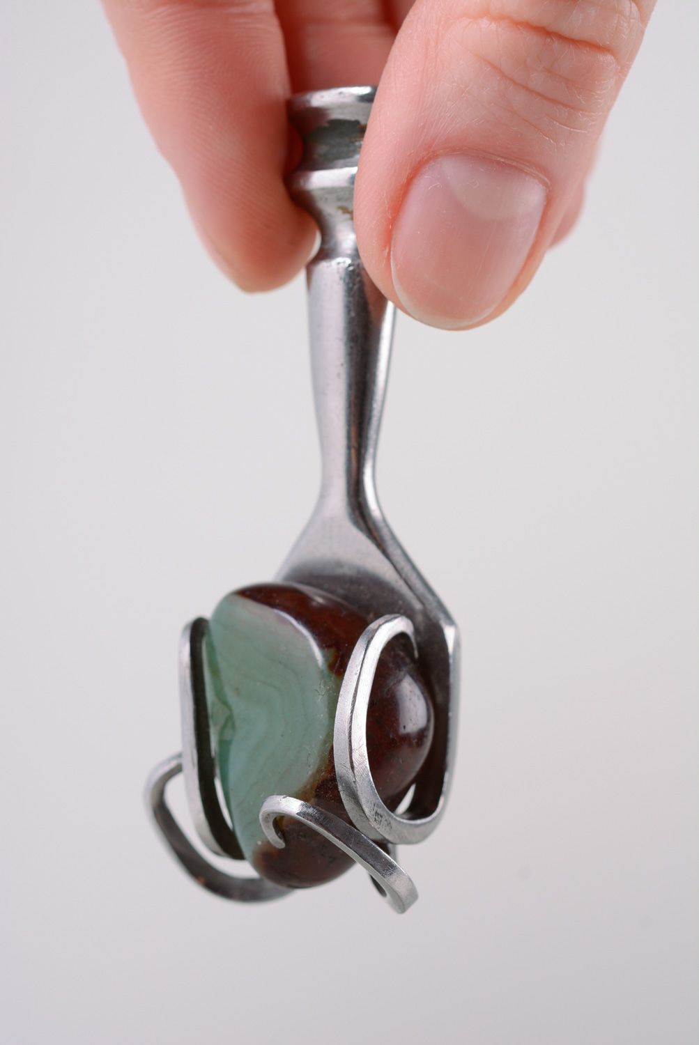 Pendentif fourchette en maillechort avec pierre fait main insolite pour femme photo 3