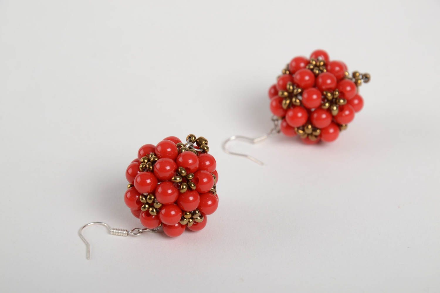 Handmade red elegant earrings unusual beaded earrings stylish jewelry photo 4