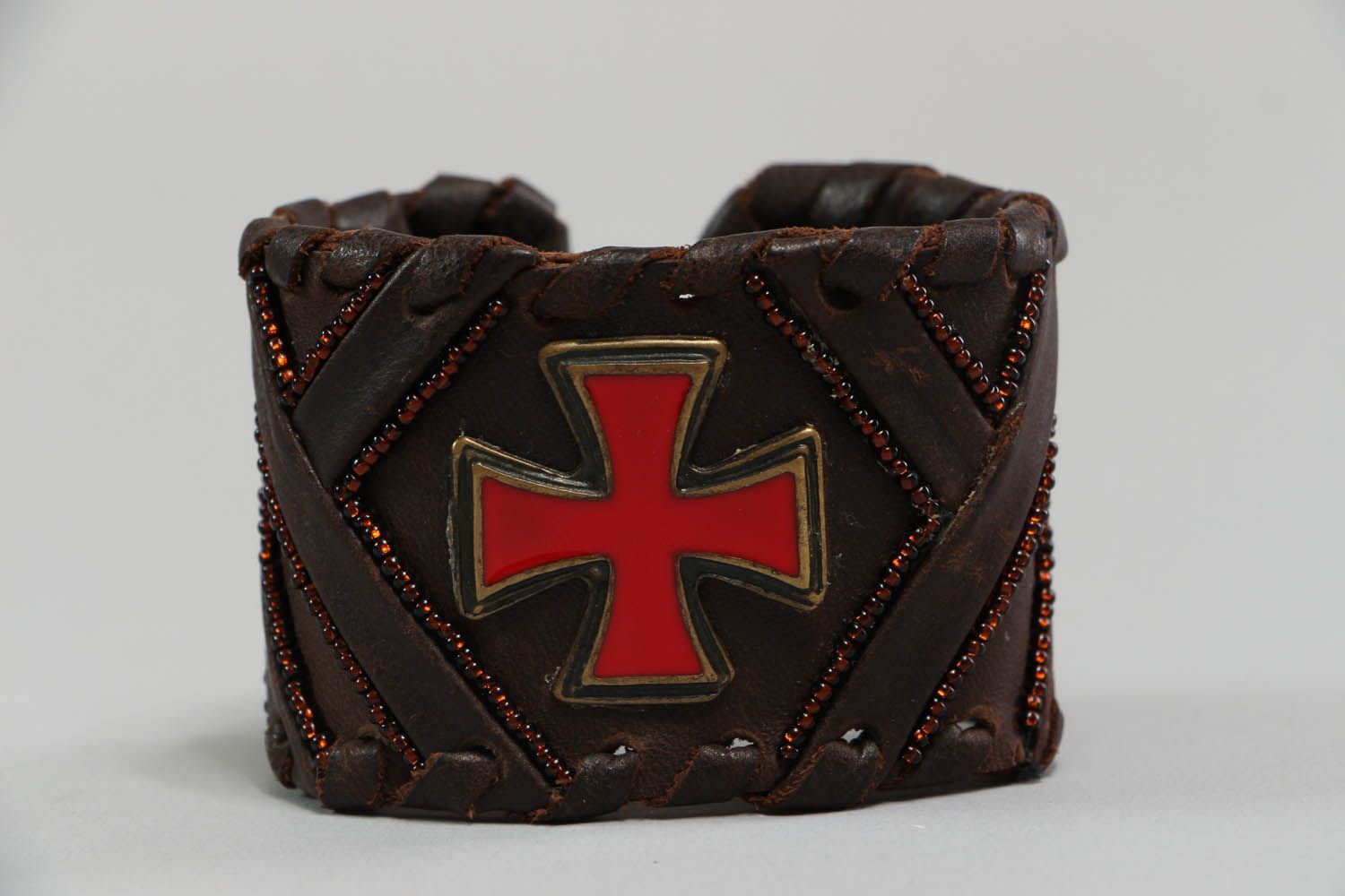 Leather bracelet Crusader photo 1