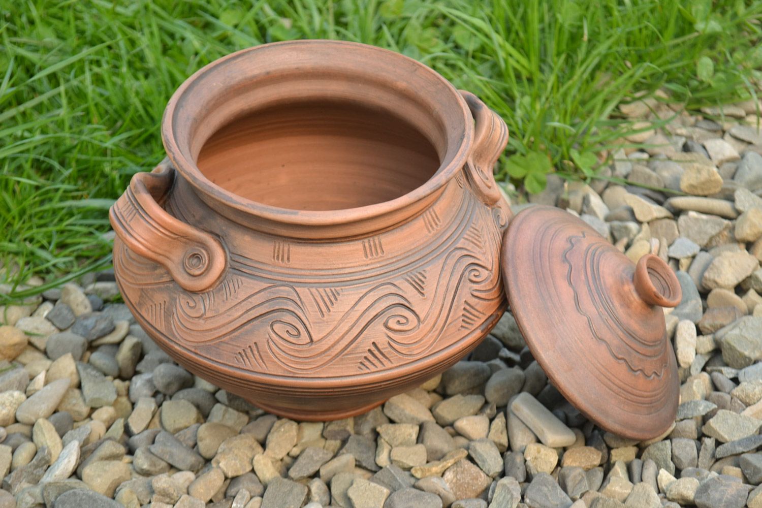 Handmade large pot with lid molded of red clay for 2 l kilned with milk photo 1