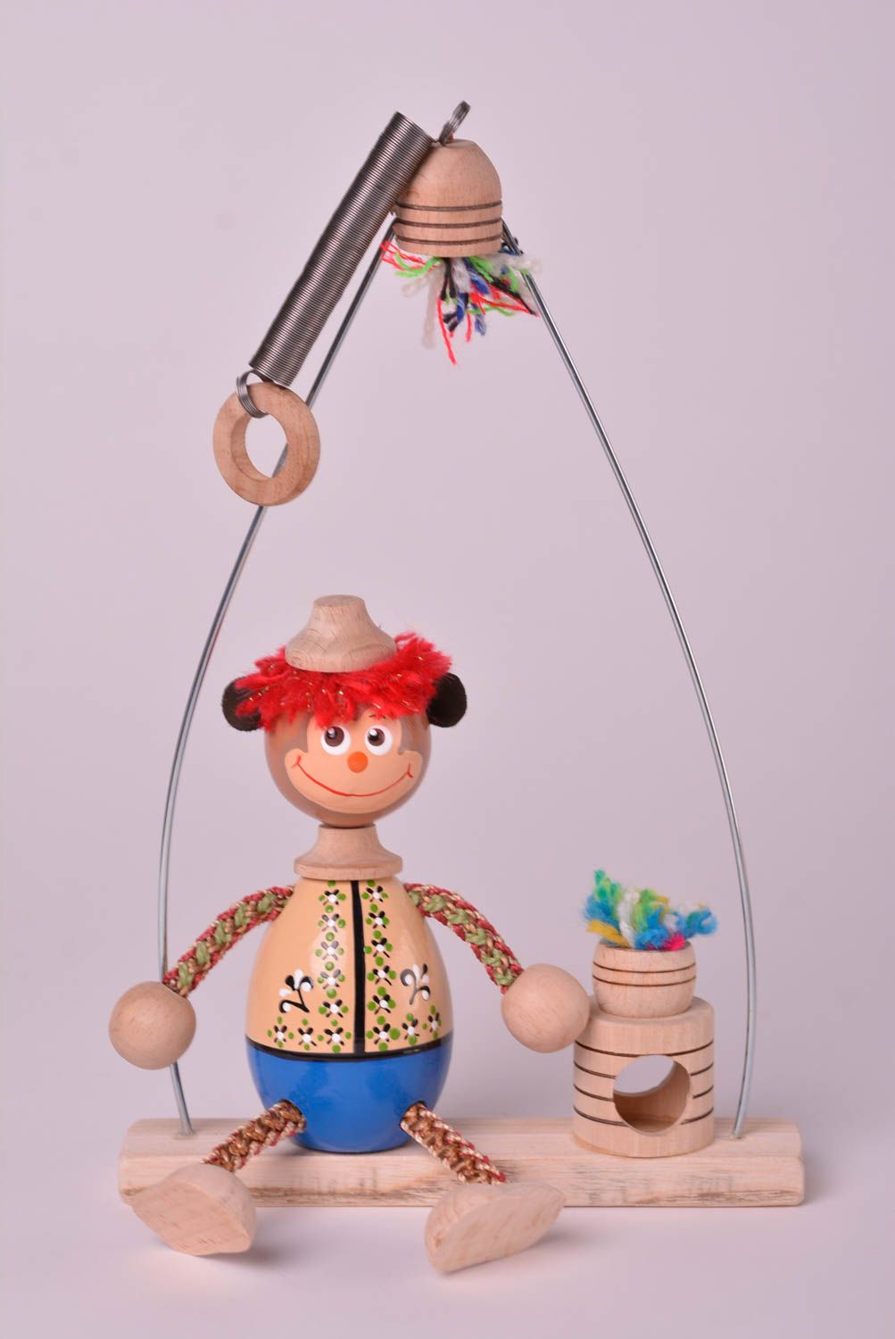 Игрушка ручной работы игрушка из дерева подарок для ребенка На качелях фото 1