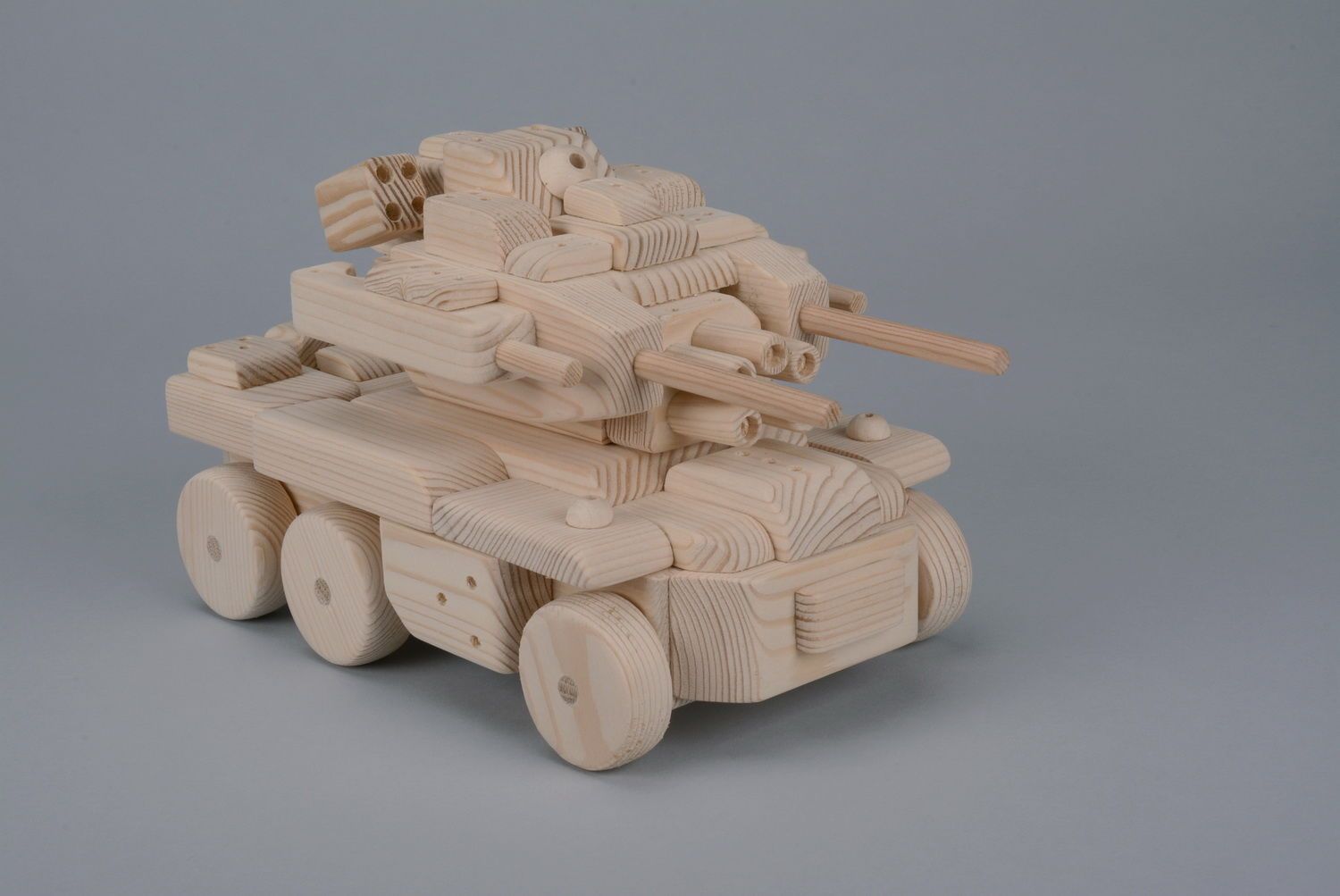 Spielzeug aus Holz Panzer foto 4