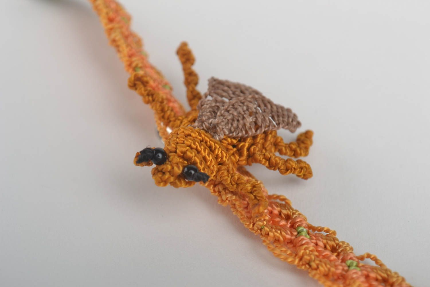 Bracelet textile Bijou fait main en fils synthétiques Broche fantaisie cadeau photo 2
