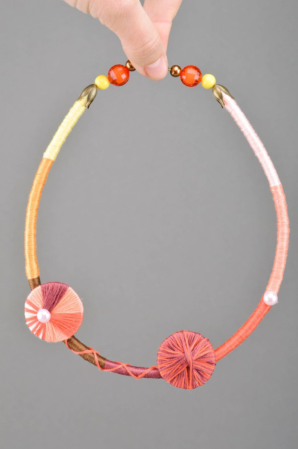 Collier multicolore fils et perles technique d'enroulement original fait main photo 4