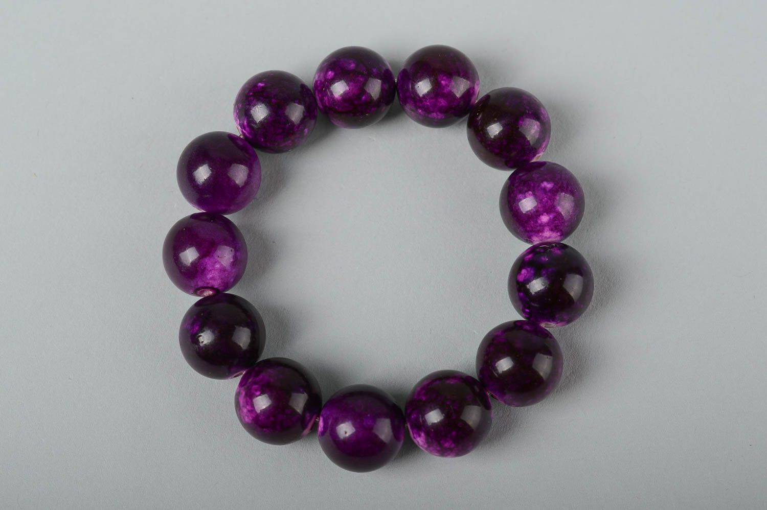 Браслет из бусин украшение ручной работы фиолетовый красивый браслет бижутерия фото 4