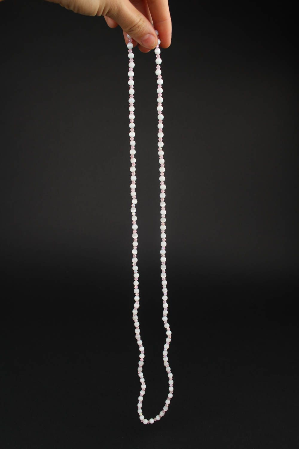 Collier long Bijou fait main perles fantaisie blanches et roses Accessoire femme photo 3