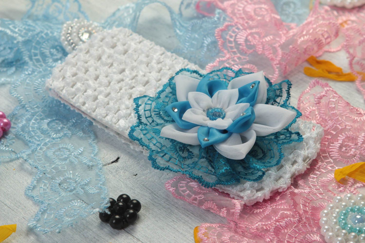 Handmade Haarband mit Blume Mädchen Haarschmuck Mode Accessoire mit Spitze weiß foto 1