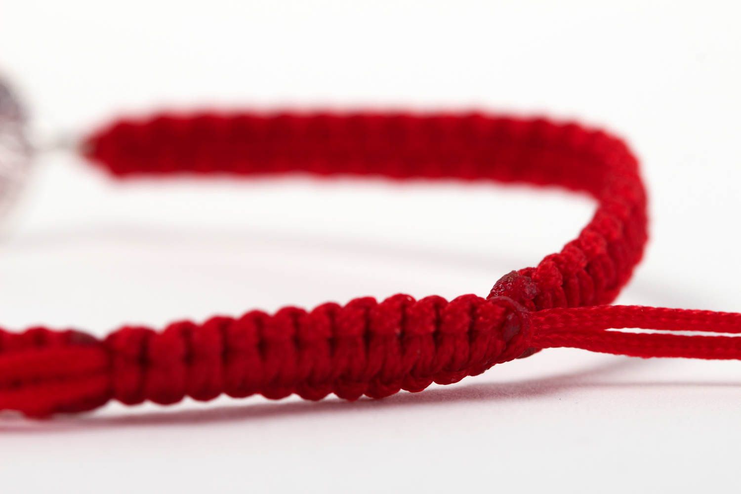 Модная бижутерия украшение ручной работы красный браслет из ниток необычный фото 4