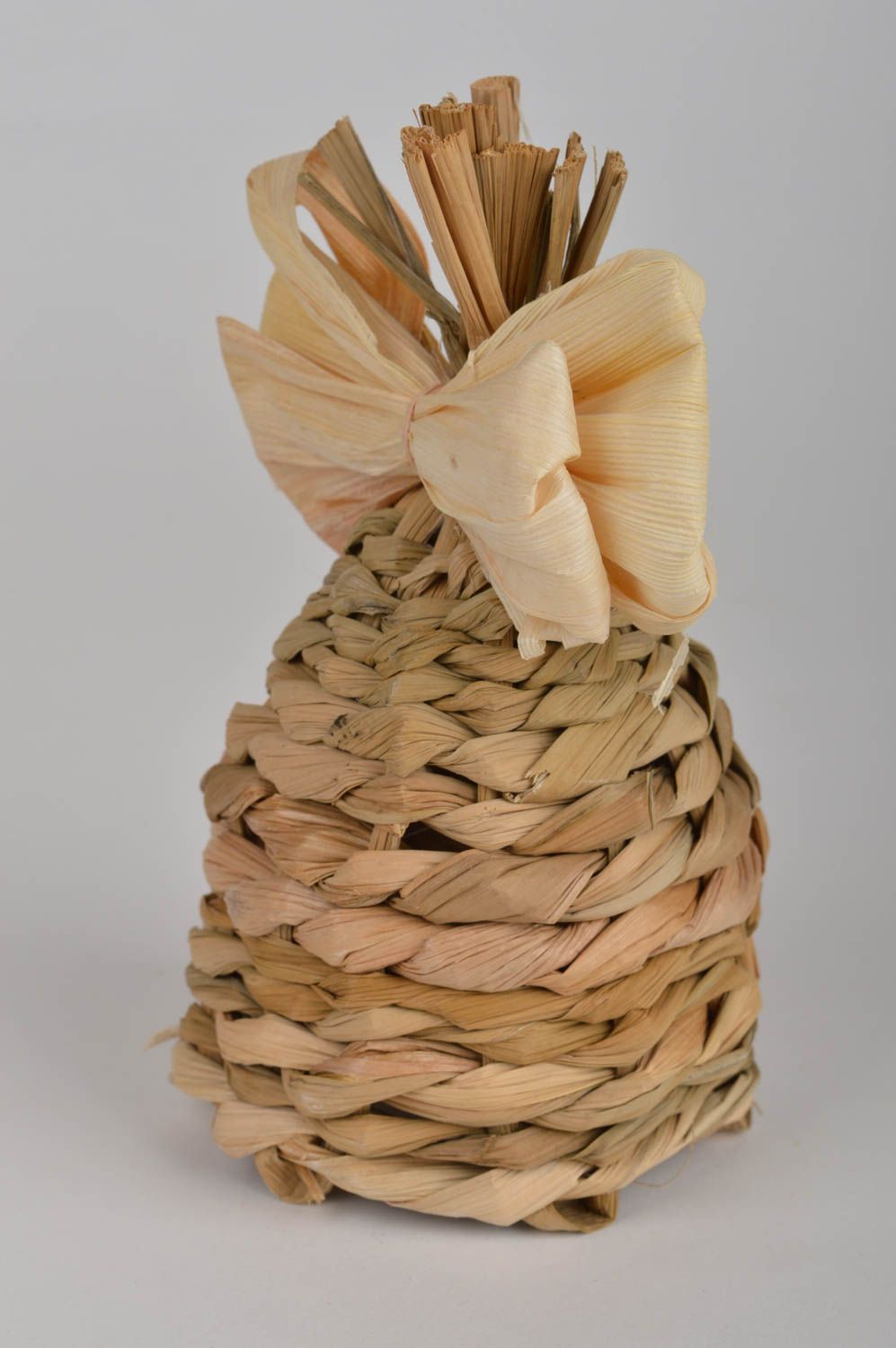 Интерьерная подвеска плетеная из кукурузных листьев колокольчик ручной работы фото 2