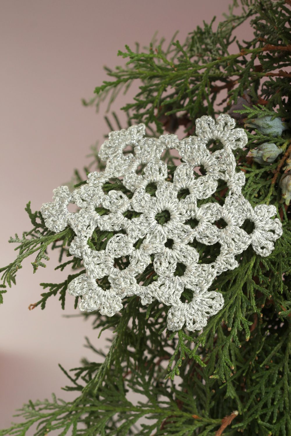 Flocon de neige tricot Déco fait main suspension grise Décoration Noël photo 1