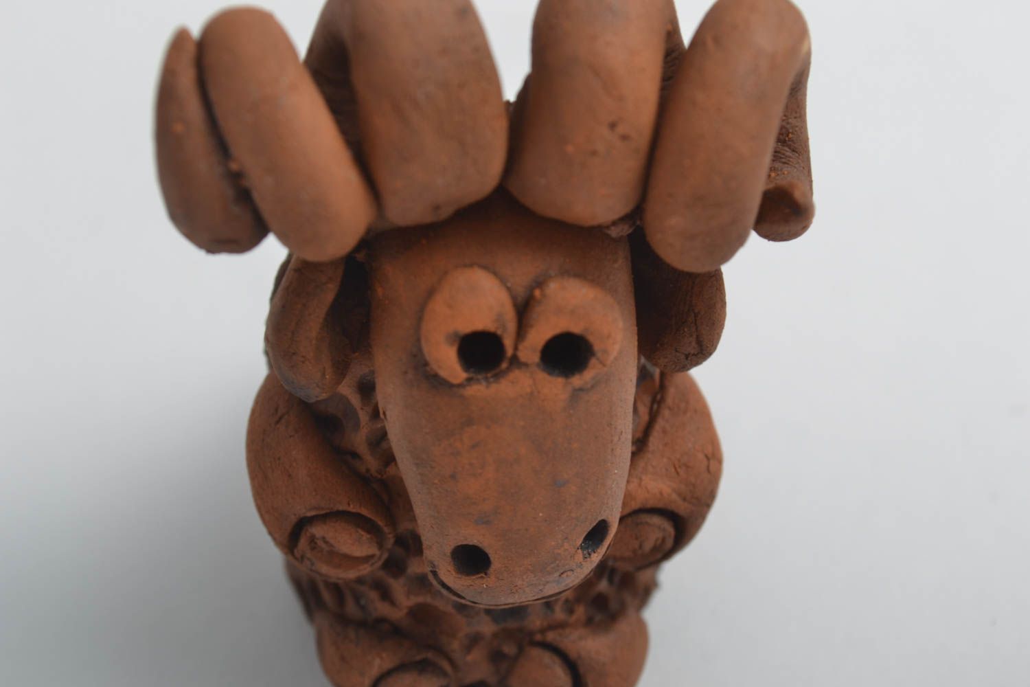 Figurine animal fait main Petite statuette mouton en argile Déco intérieur photo 4
