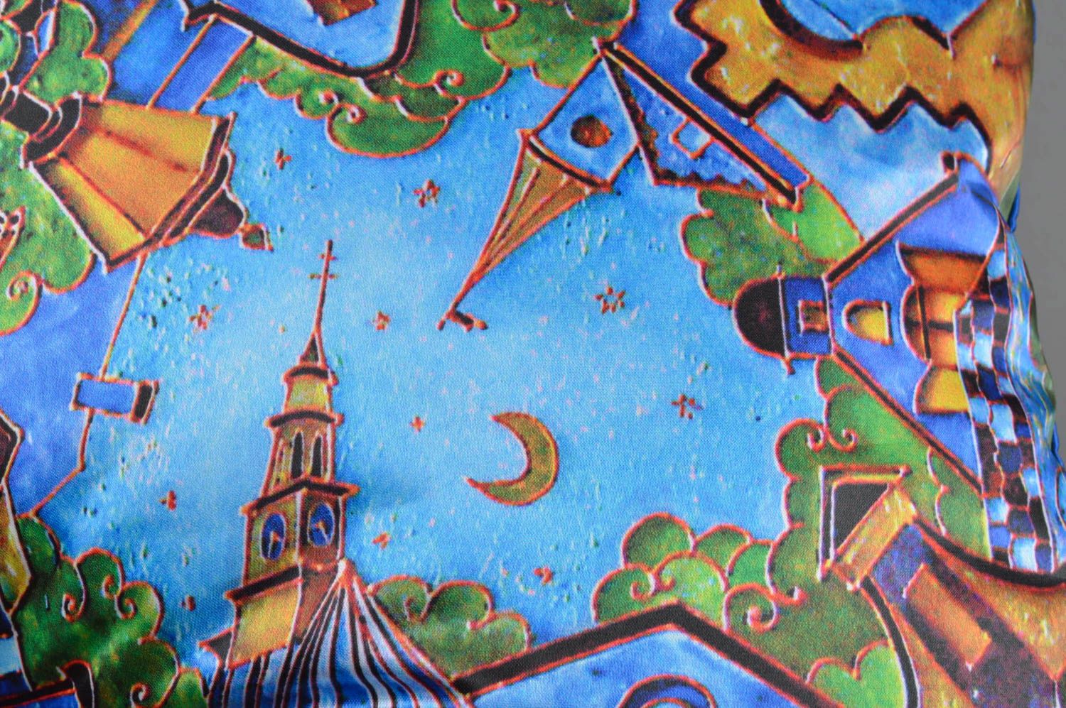 Подушка из атласа и шелка с рисунком интерьерная ручной работы Сказочный пейзаж фото 2