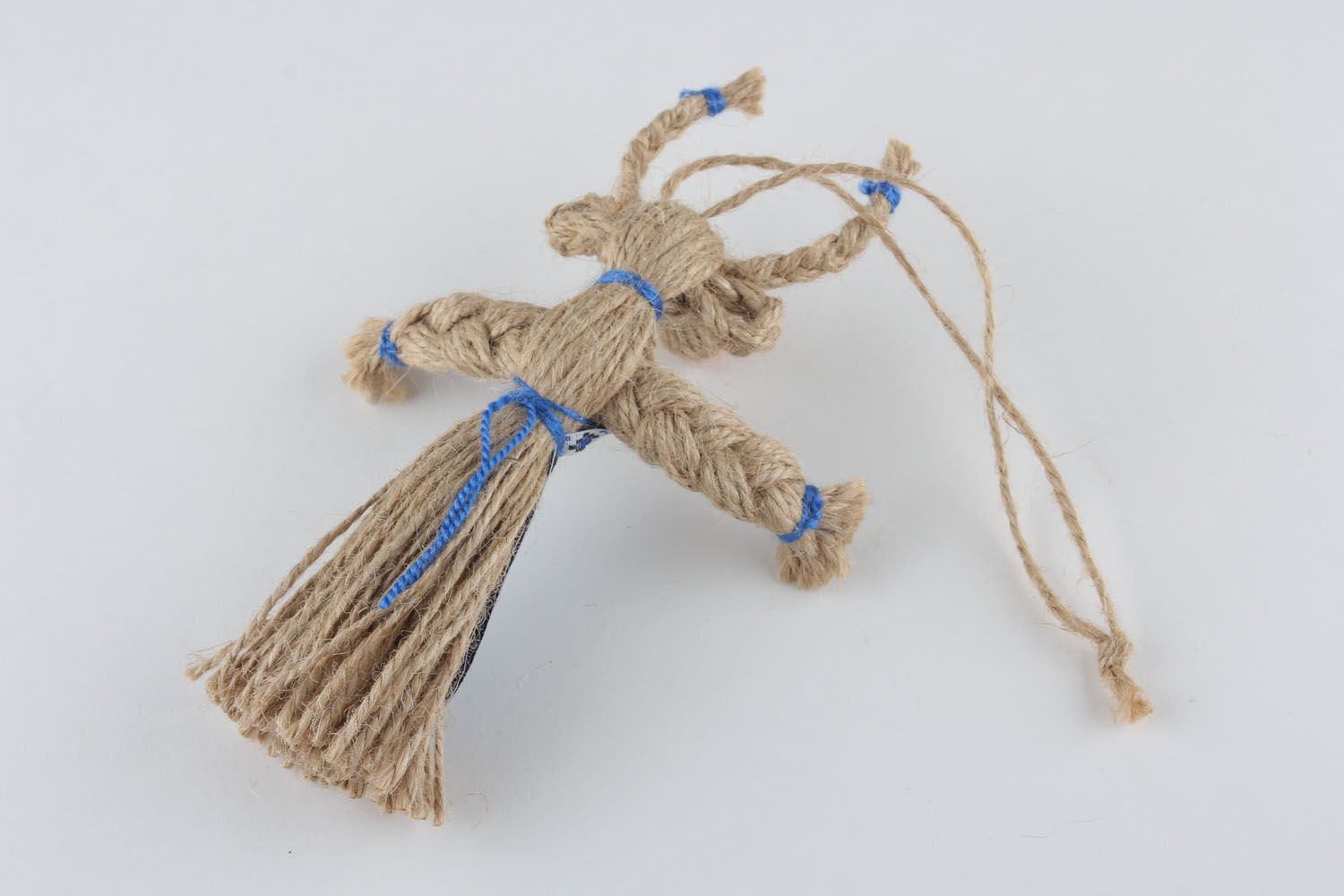 Souvenir etnico di spago fatto a mano amuleto talismano giocattolo slavo
 foto 3