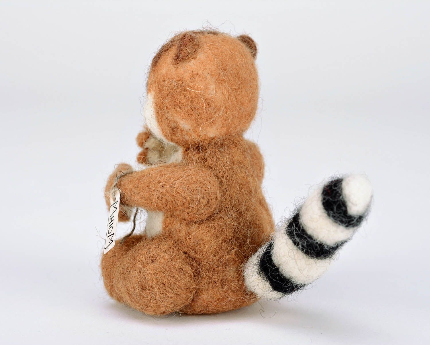 Brinquedo macio em técnica de feltragem de lã Lemur foto 5