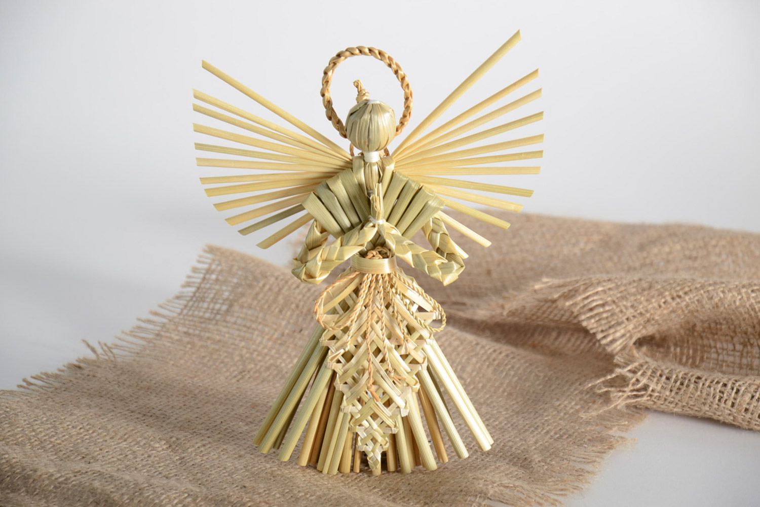Geflochtener Interieur Anhänger Engel aus Stroh handmade ethnisches Amulett  foto 1