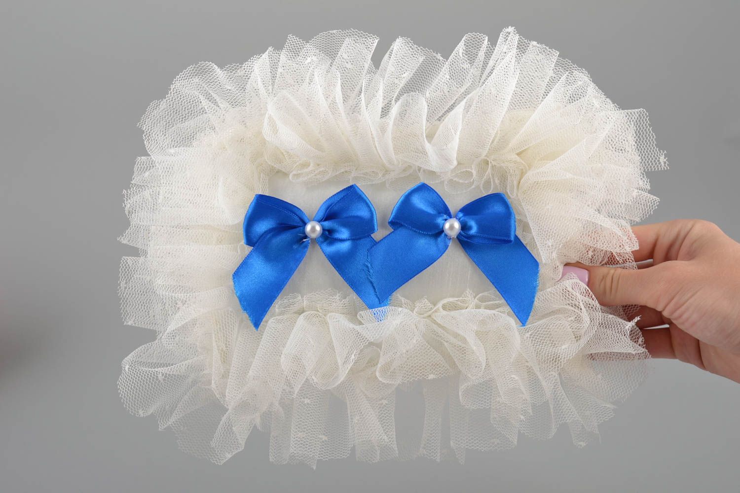 Coussin de mariage tissu blanc fait main ruban bleu pour bagues de fiançailles photo 5