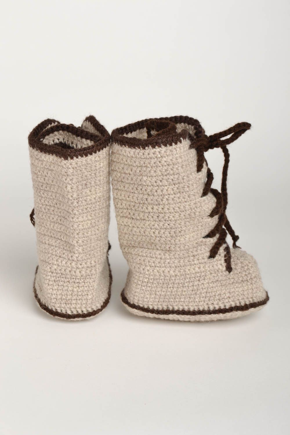 Handgefertigte Schuhe gehäkelte Babyschuhe Geschenke für Kleinkinder in Beige  foto 3