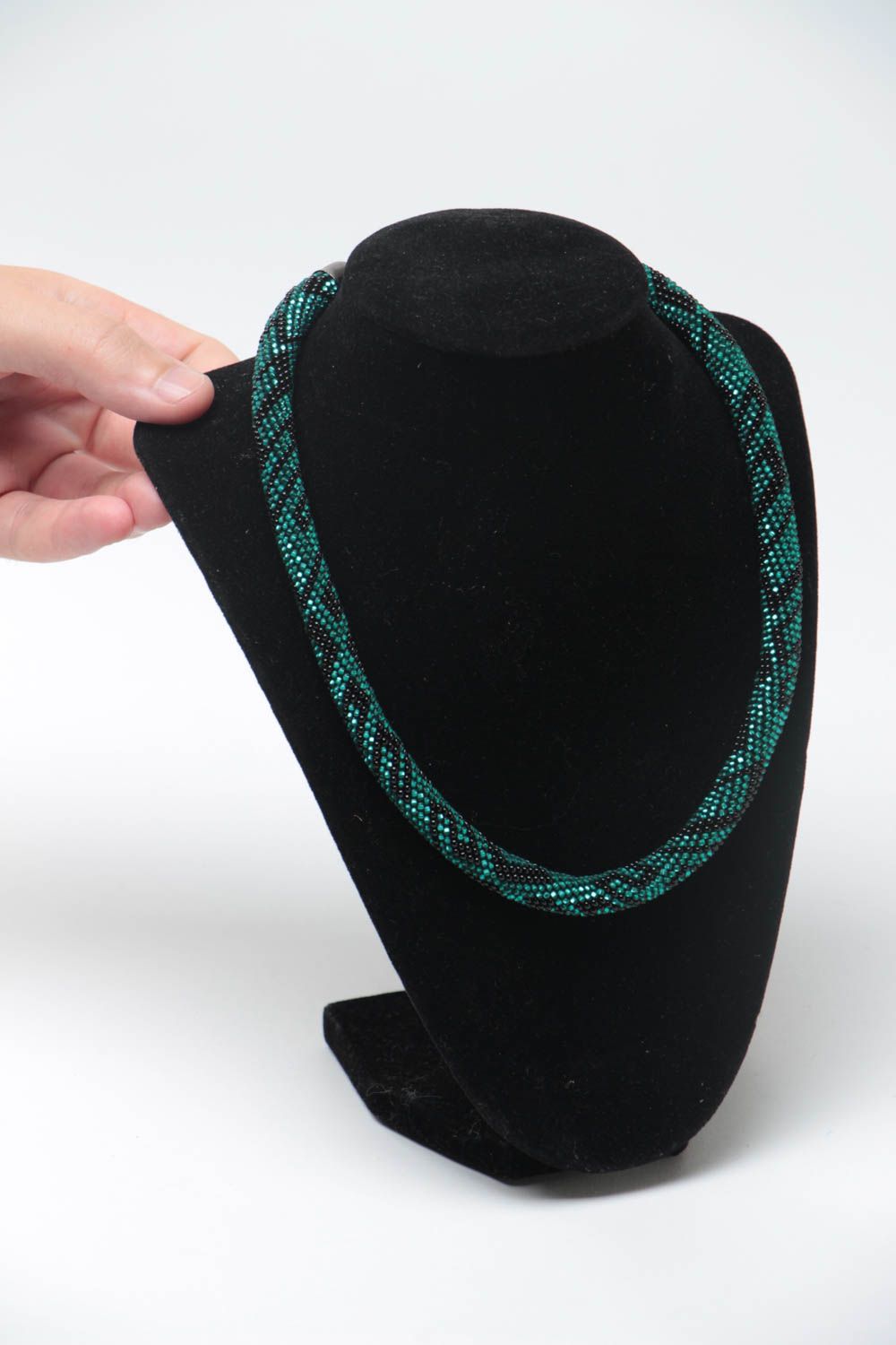 Collar de abalorios hecho a mano negro y azul turquí adorno para el cuello foto 5