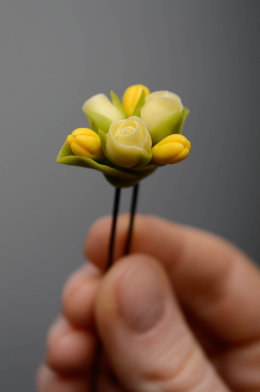 Шпилька для волос из холодного фарфора Желтые розы фото 3