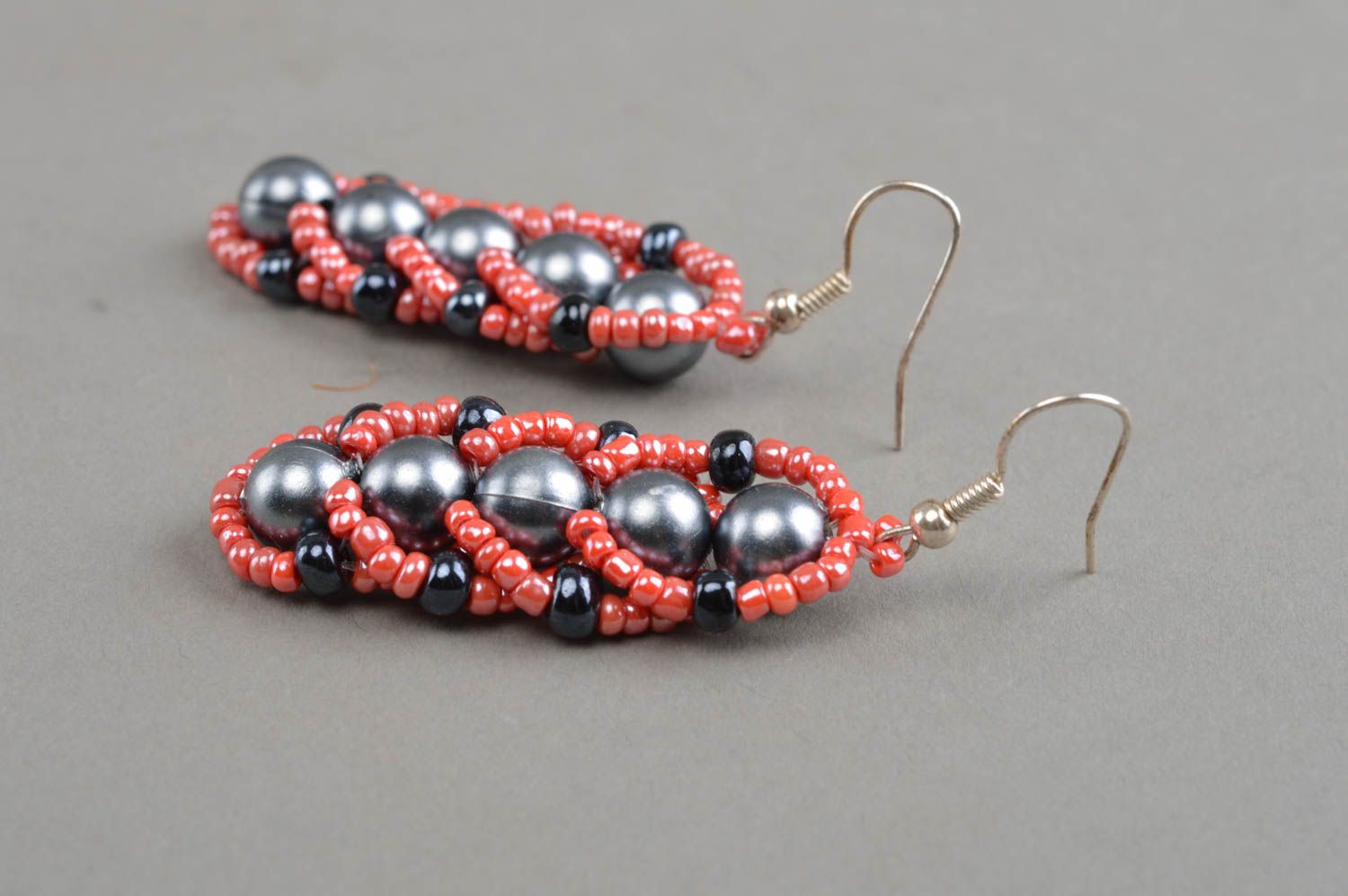 Boucles d'oreilles en perles de rocaille faites main rose gris bijou pour femme photo 3