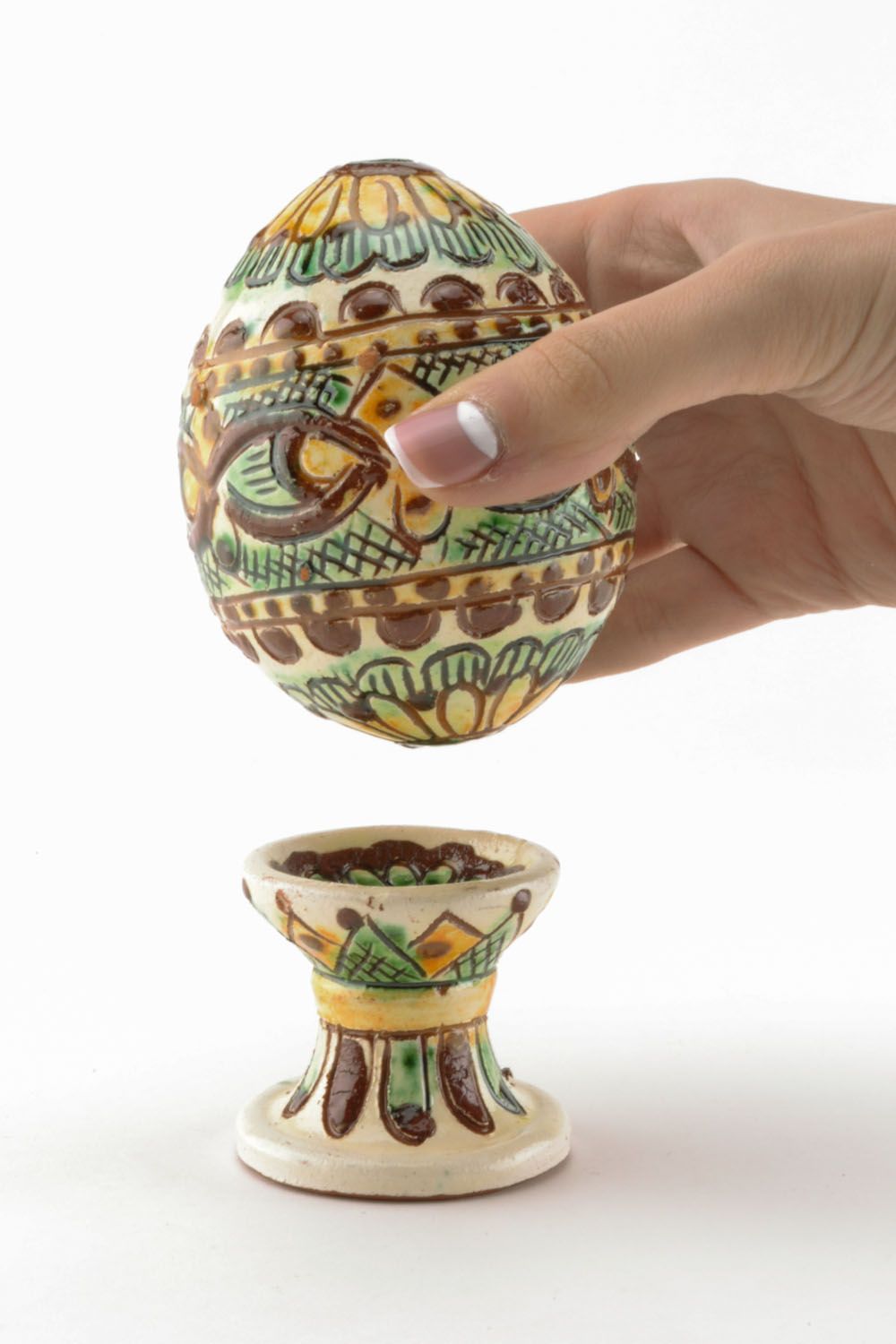 Huevo de Pascua hecho de cerámica foto 5