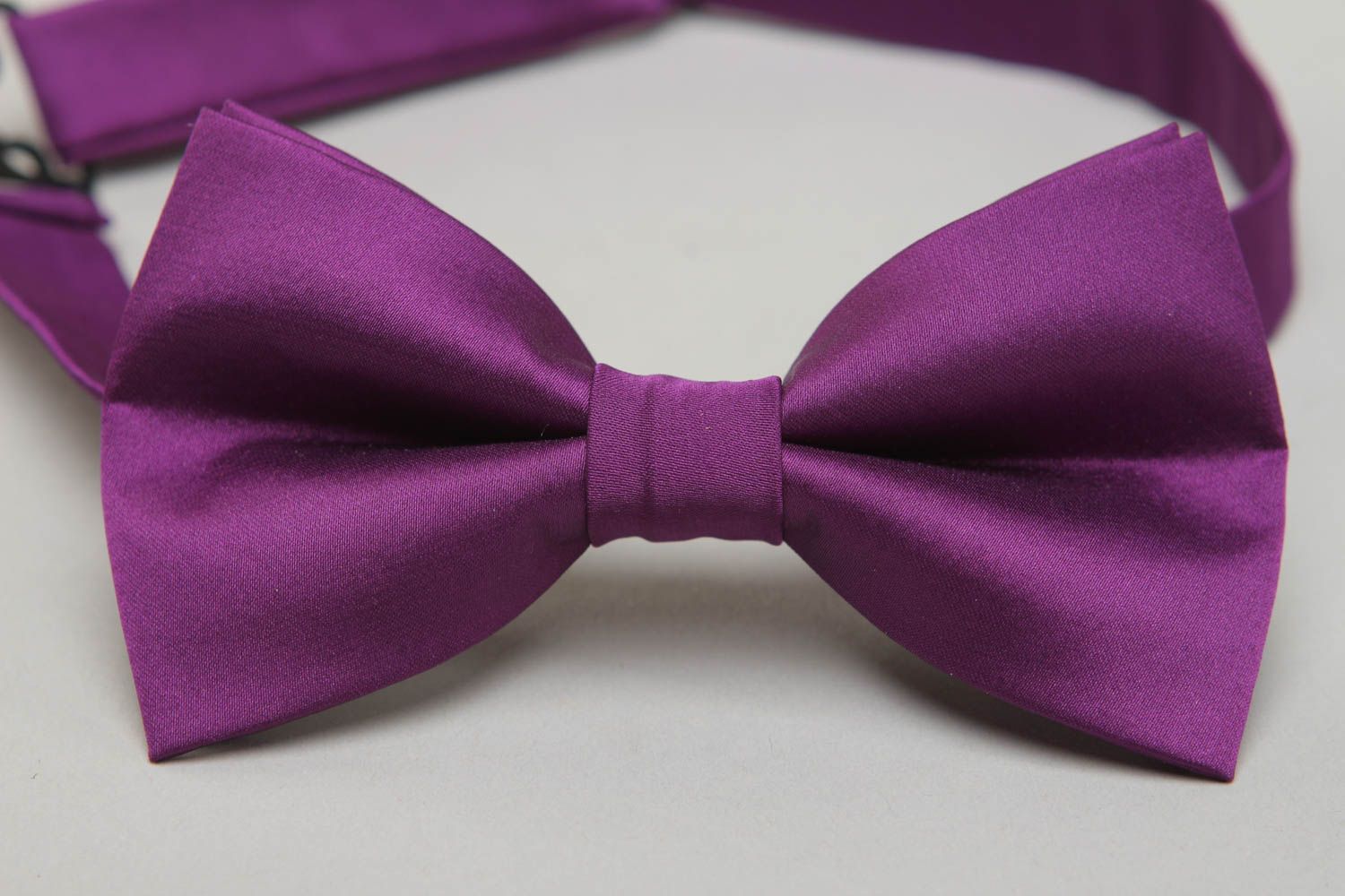 Fabric bow tie of violet color photo 2