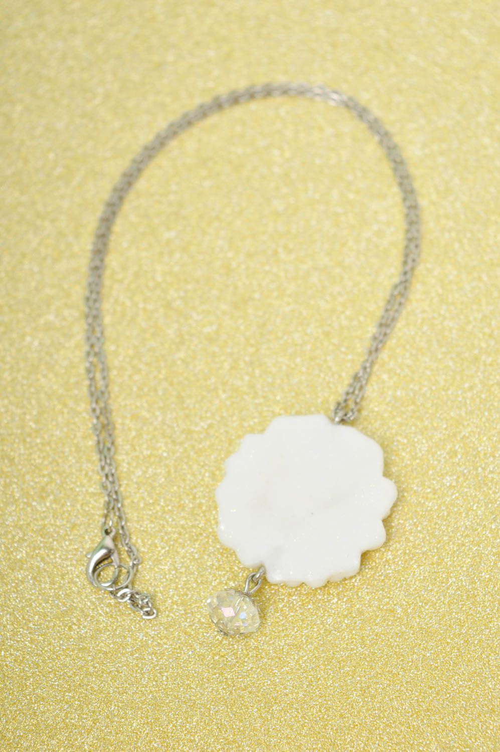 White handmade plastic pendant flower pendant necklace accessories for girls photo 5