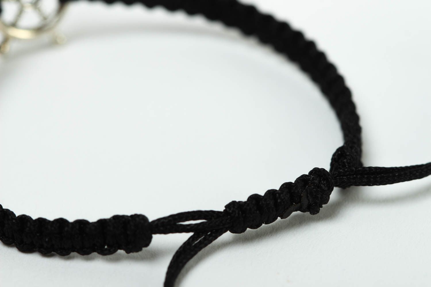 Bracelet noir Bijou fait main en fils avec roue de gouvernail Cadeau femme photo 4
