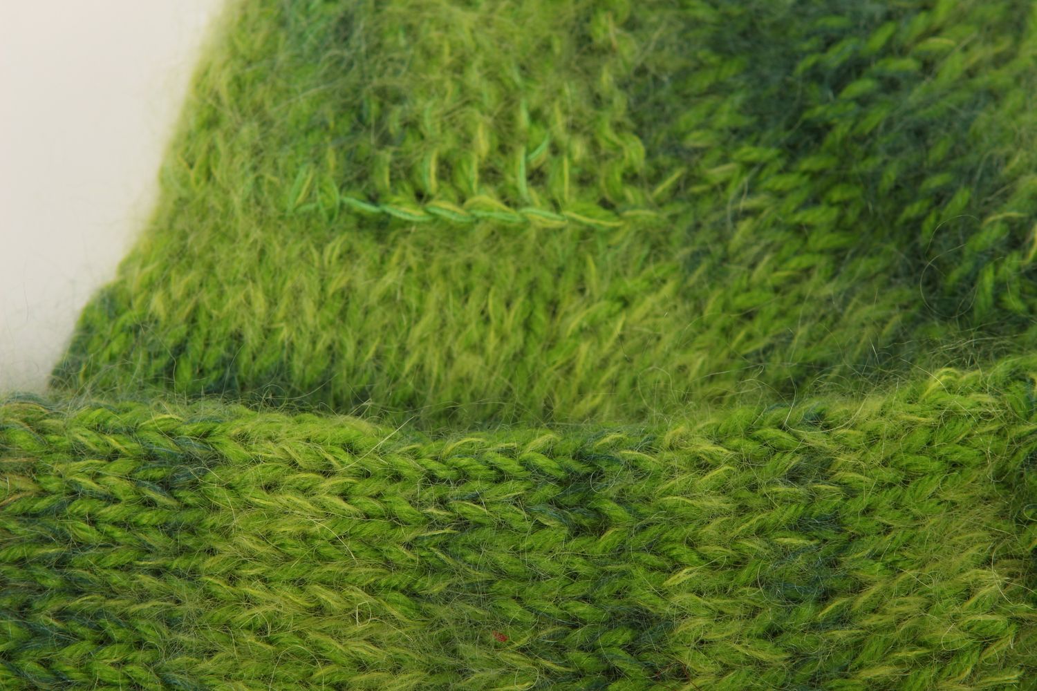 Handmade hellgrüne gestrickte Socken Accessoire für Frauen Damen Wollsocken foto 4