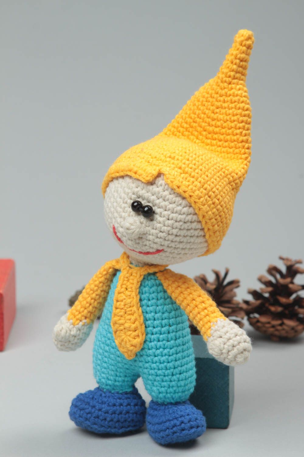 Peluche para niños hecho a mano regalo original juguete tejido  Gnomito foto 1