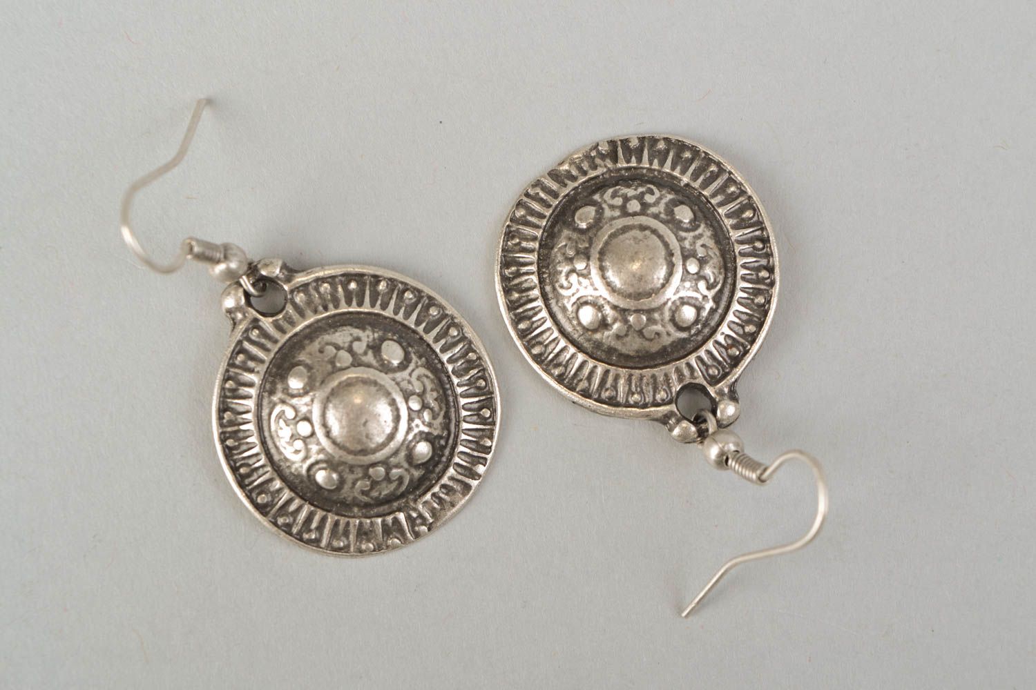 Round metal earrings Tartar Shield photo 3
