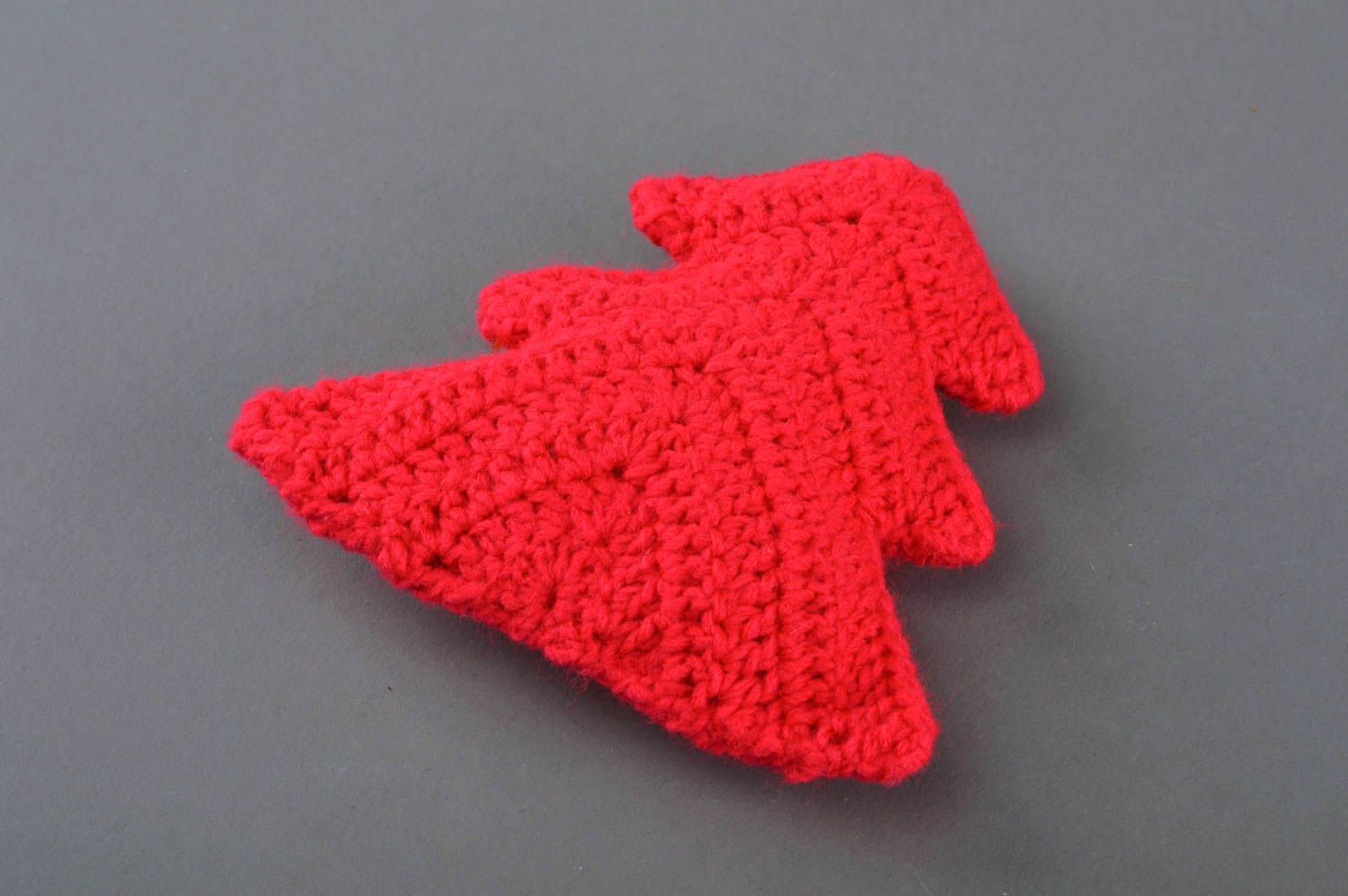 Handmade unusual small red crocheted toy Christmas-tree photo 1
