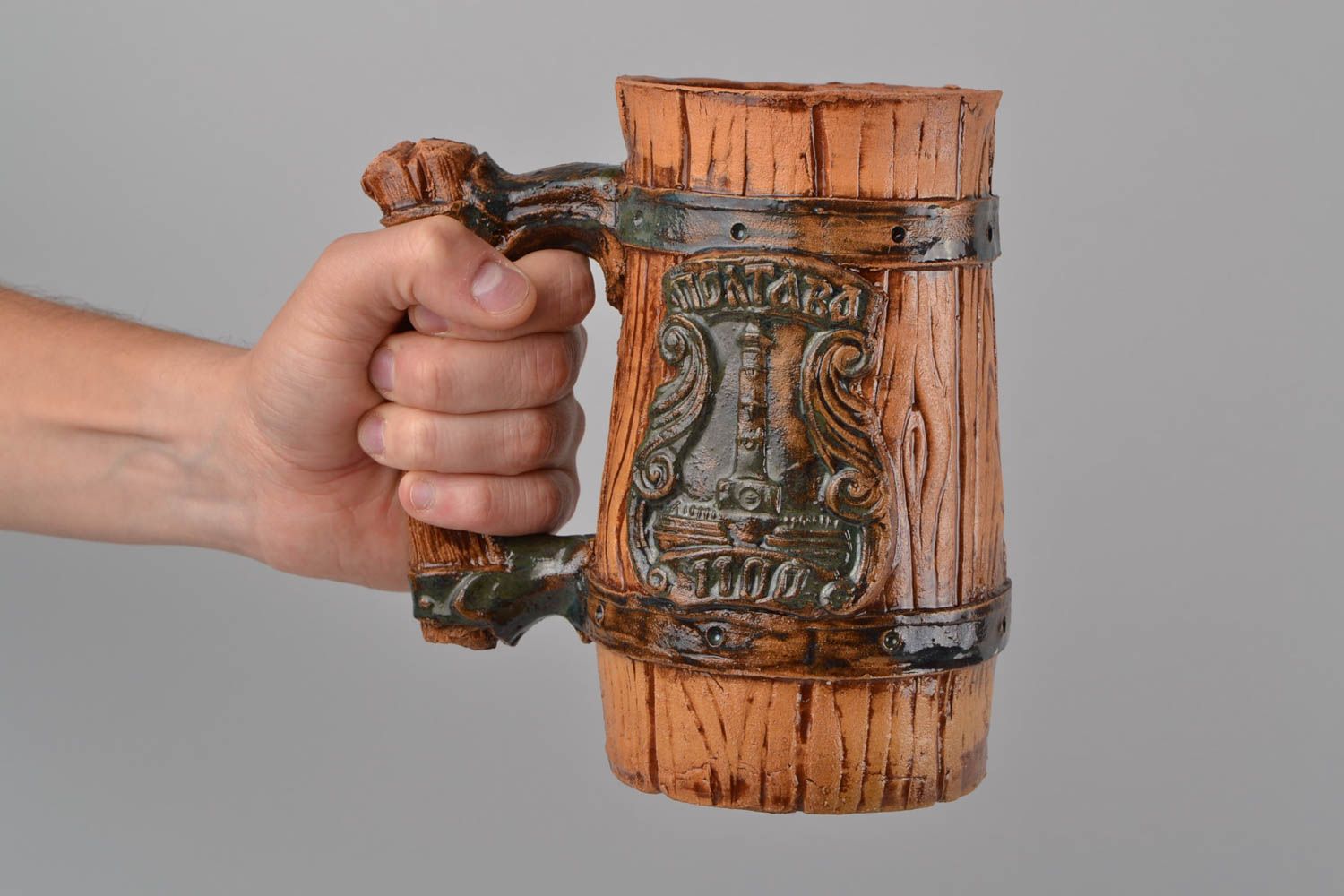 Handmade brown beautiful big beer mug made of clay with bulk of 750 ml photo 2