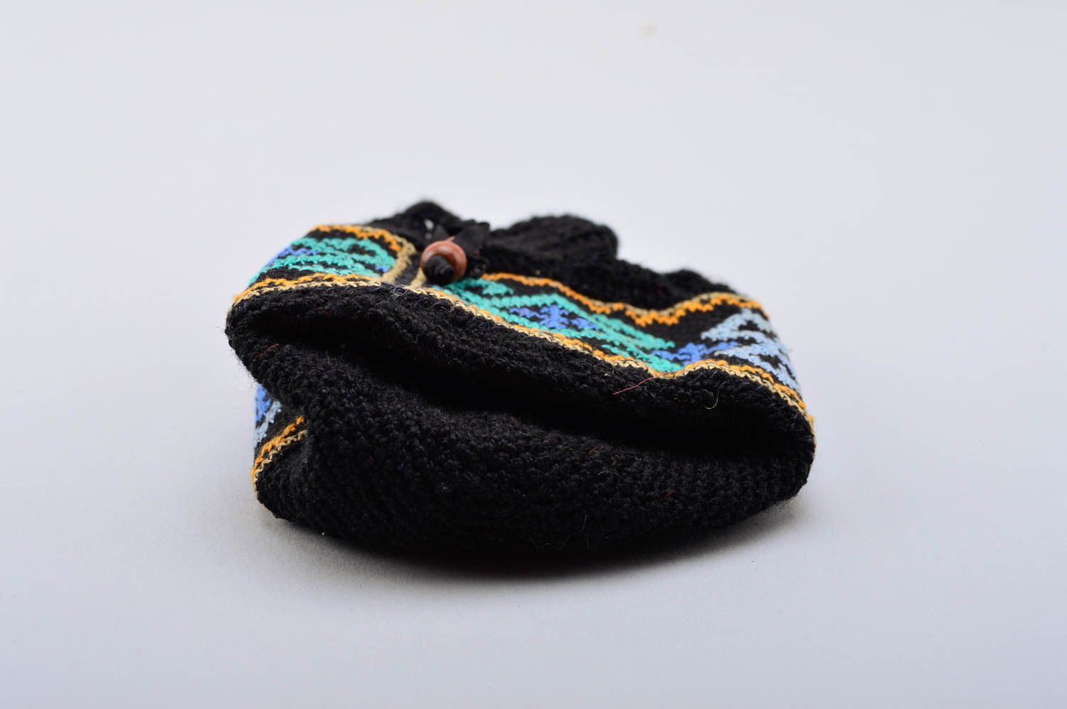Porte-monnaie tricot fait main Bourse femme noire à motifs Accessoire femme photo 5