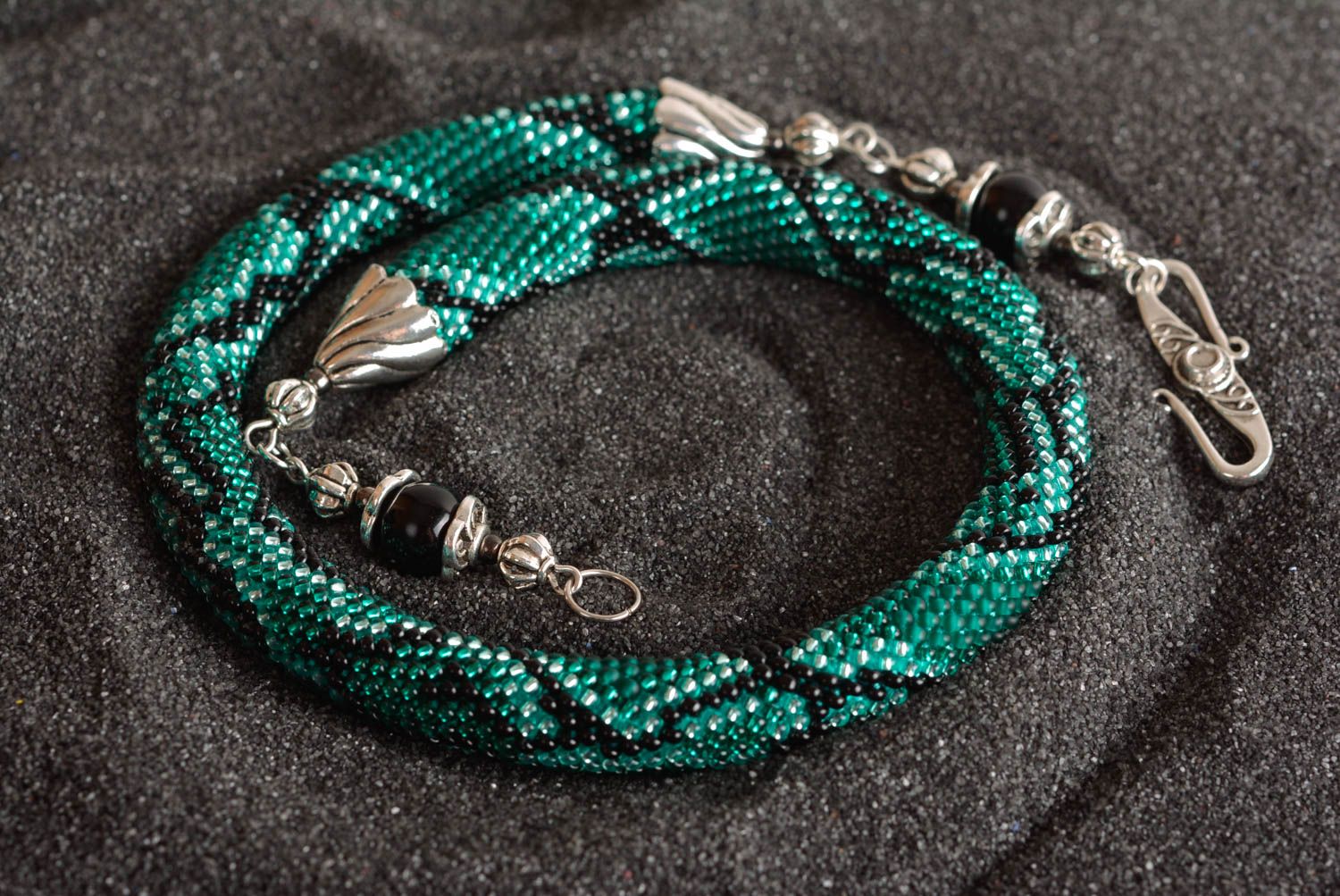 Collier spirale Bijou fait main Peau de serpent design Cadeau femme vert photo 4