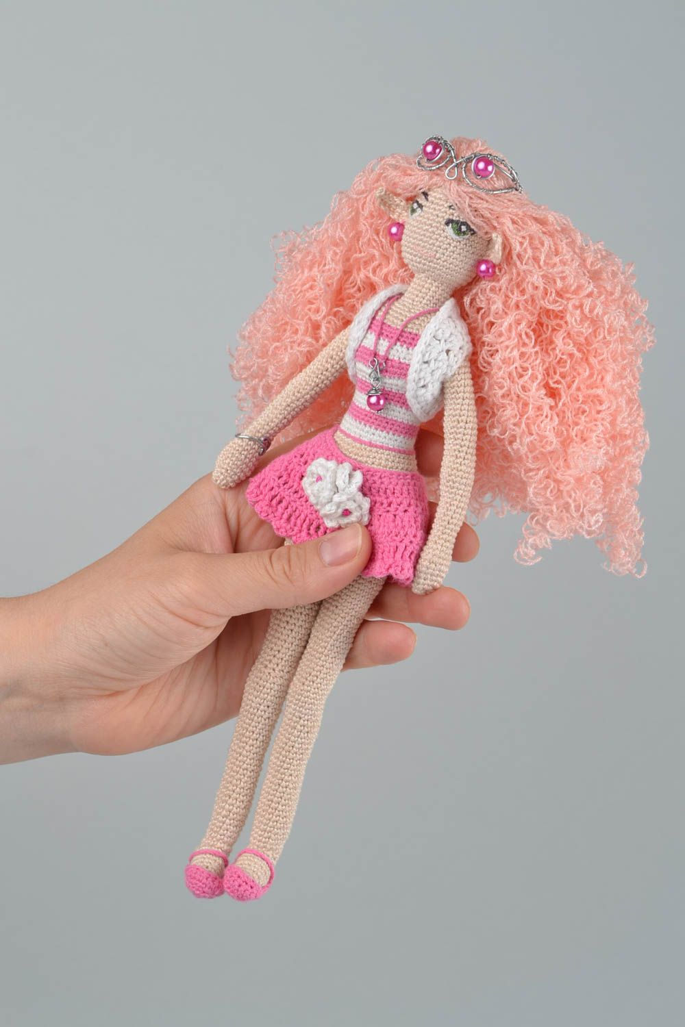 Künstlerische Puppe aus Textil gehäkelt originell Spielzeug für Mädchen foto 2