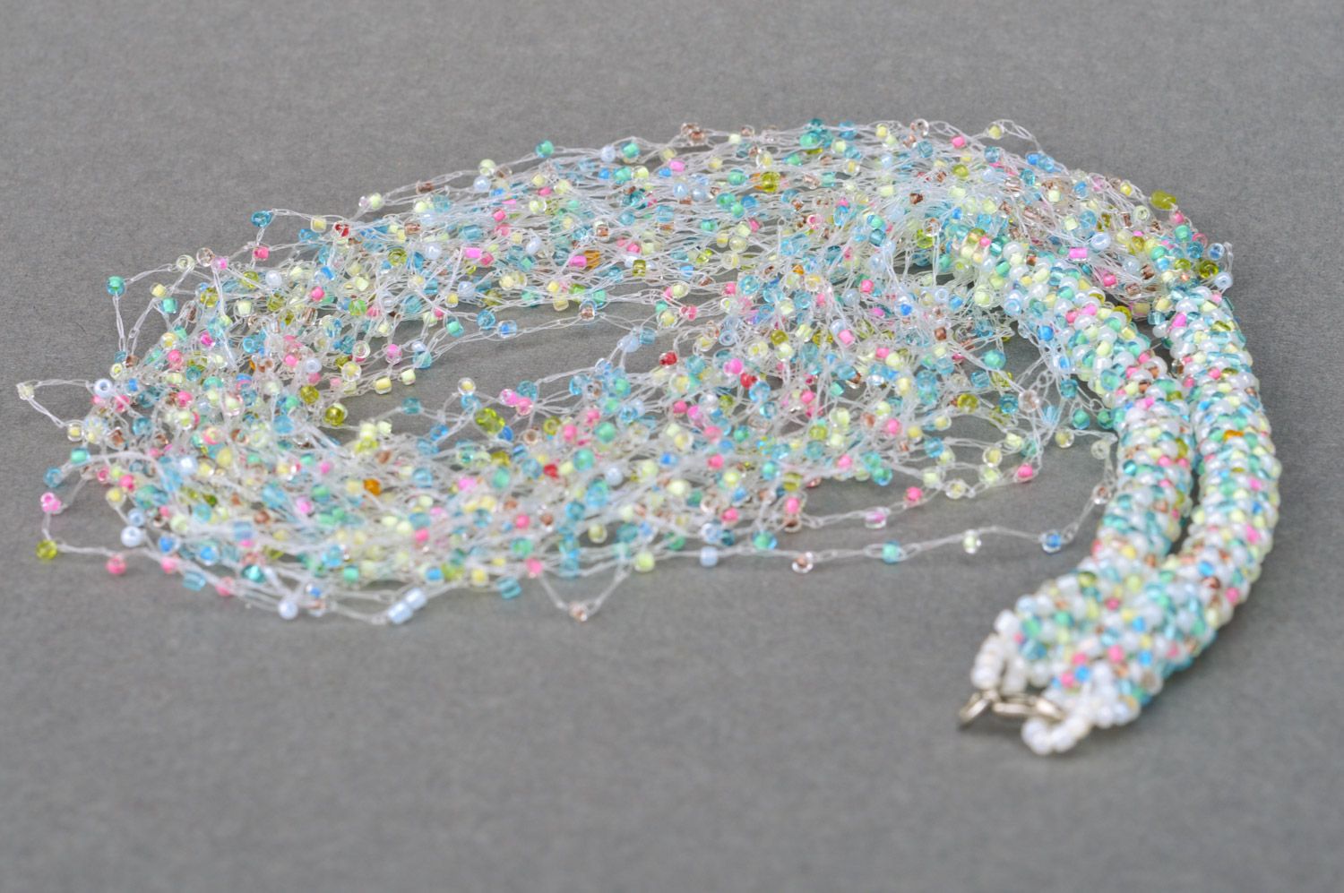 Long collier en perles de rocaille multicolore d'été fait main pour femme  photo 5