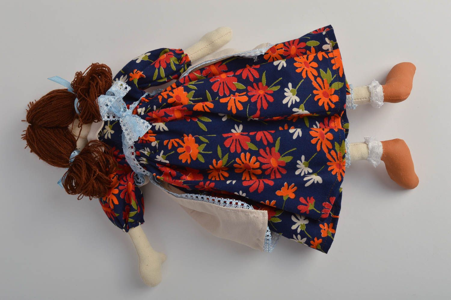 Künstlerische Puppe aus Textil Hausfrau für Mädchen Geschenk handgeschaffen toll foto 4