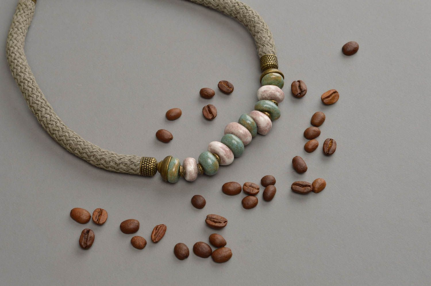 Schönes Collier aus Ton und Schnur im Ethno Stil handmade für wahre Modedamen foto 1