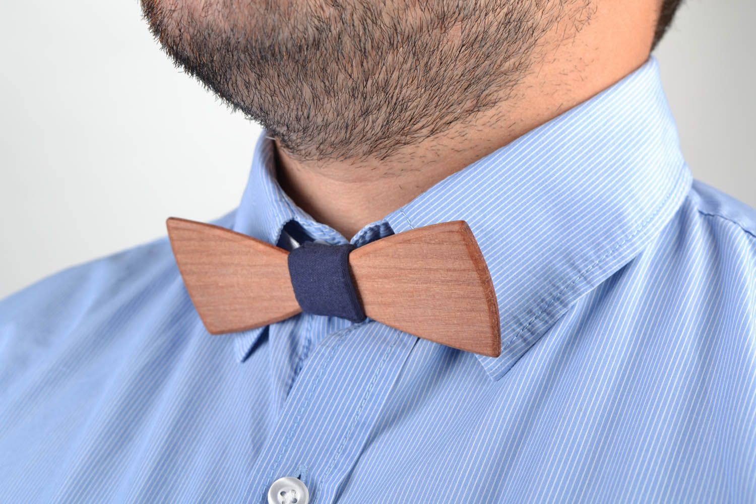 Wooden bow tie made of amaranth wood photo 4