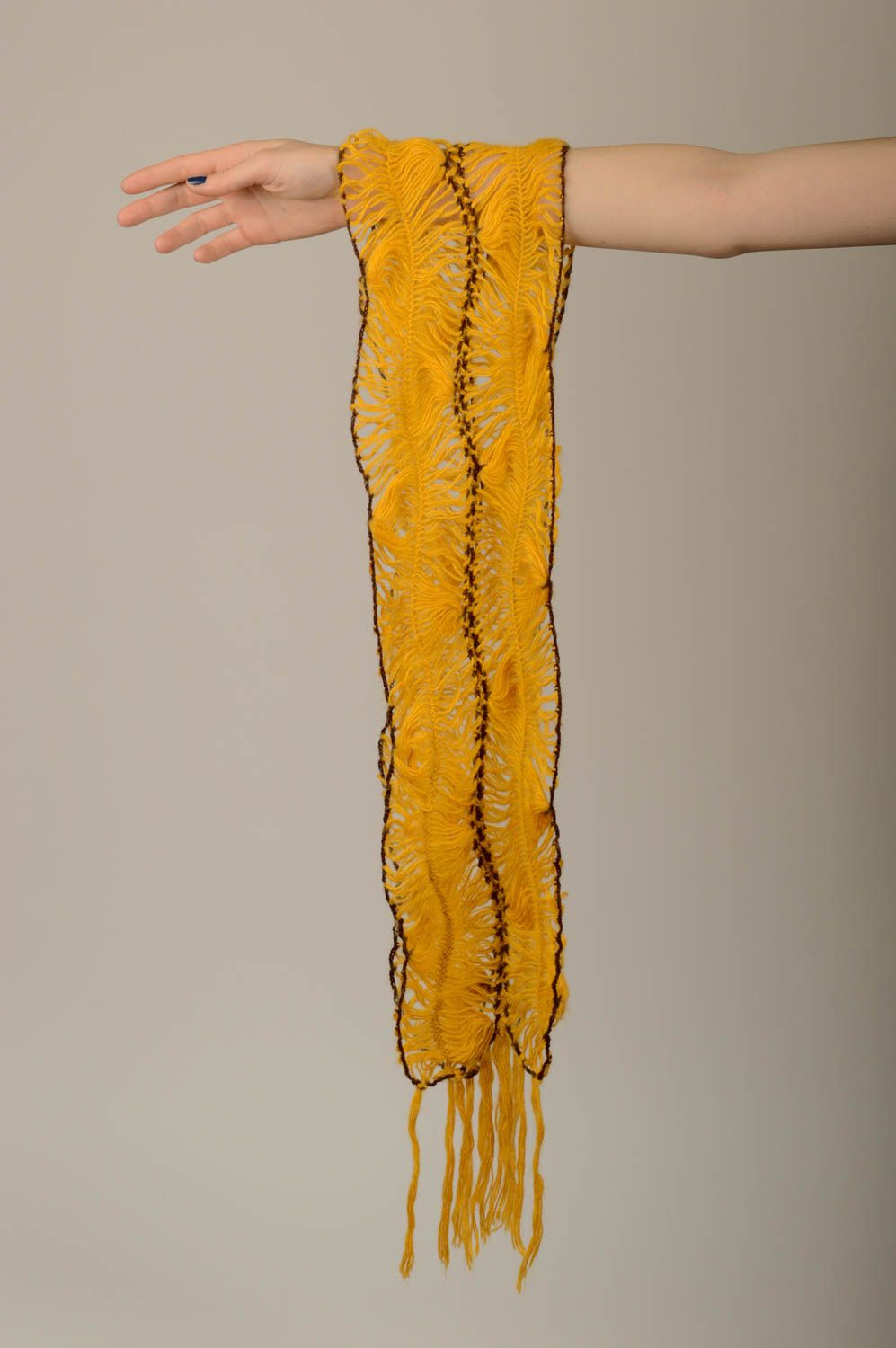 Bufanda original de color amarillo hecha a mano ropa de mujer accesorio de moda  foto 5