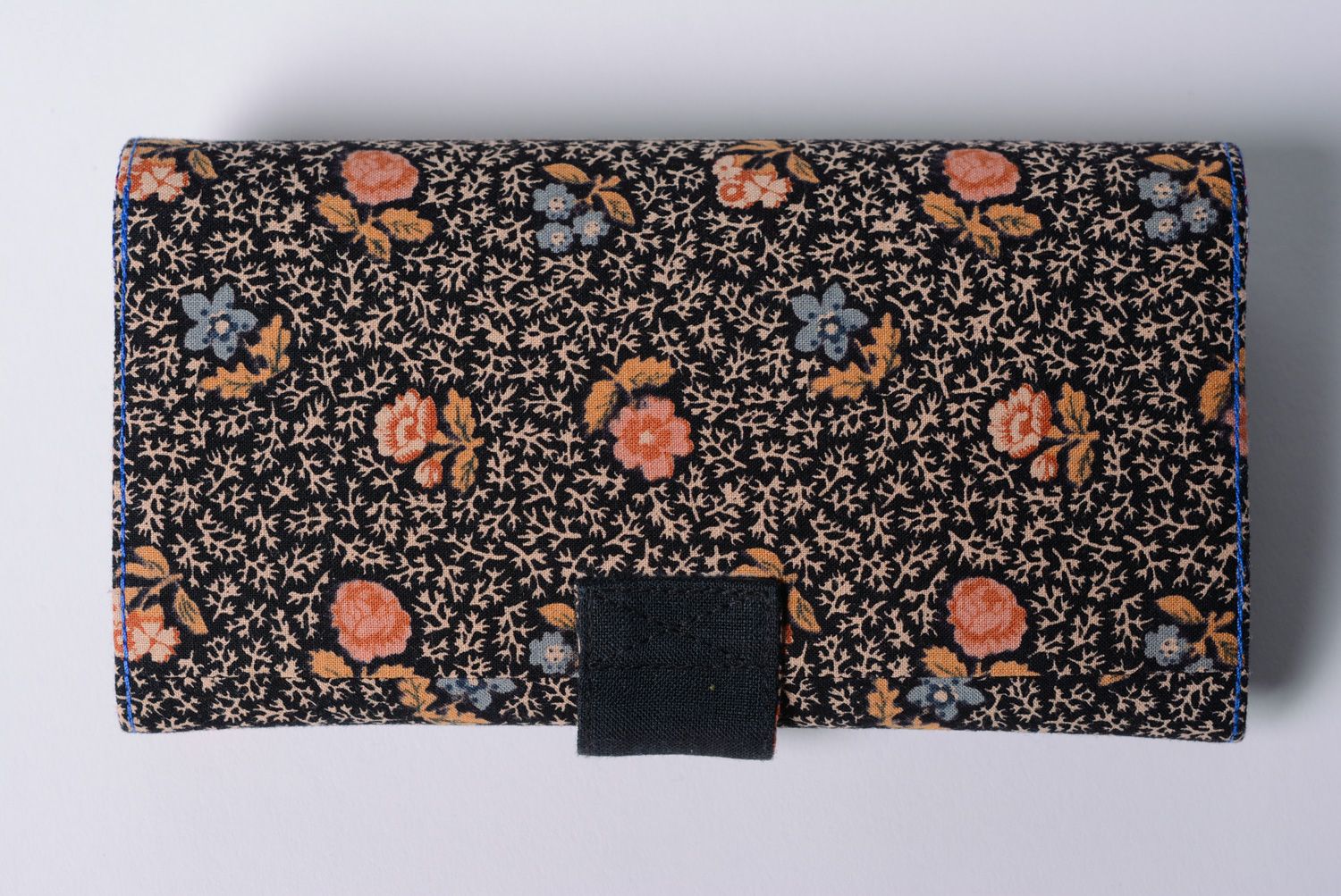 Handmade women's floral wallet sewn of linen and cotton fabrics with stud photo 2