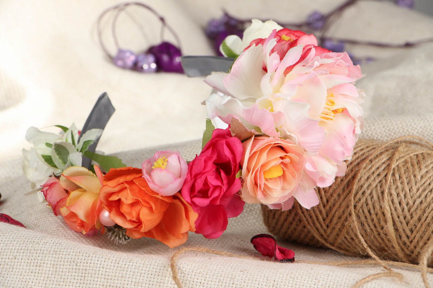 Serre-tête décoré de fleurs en tissu multicolores photo 5