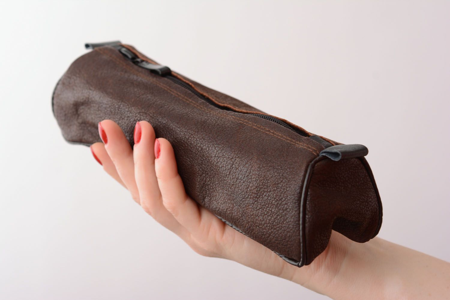 Brown leather pencil case photo 2