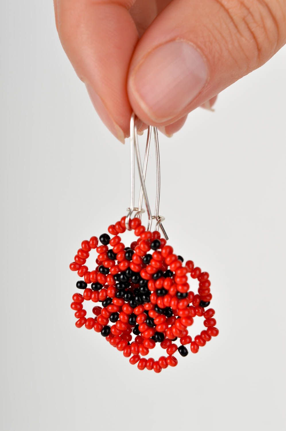 Handmade Schmuck aus Rocailles lange Ohrringe Geschenk für Frauen Blumen schön foto 5