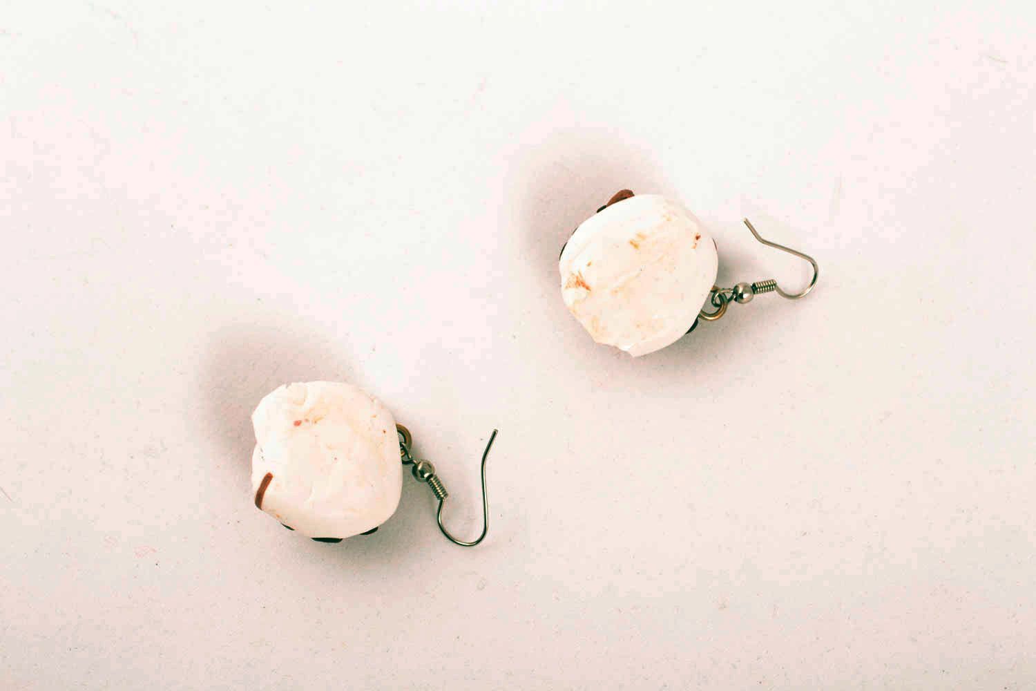 Stilvolle Ohrringe Kuchen aus Ton foto 3