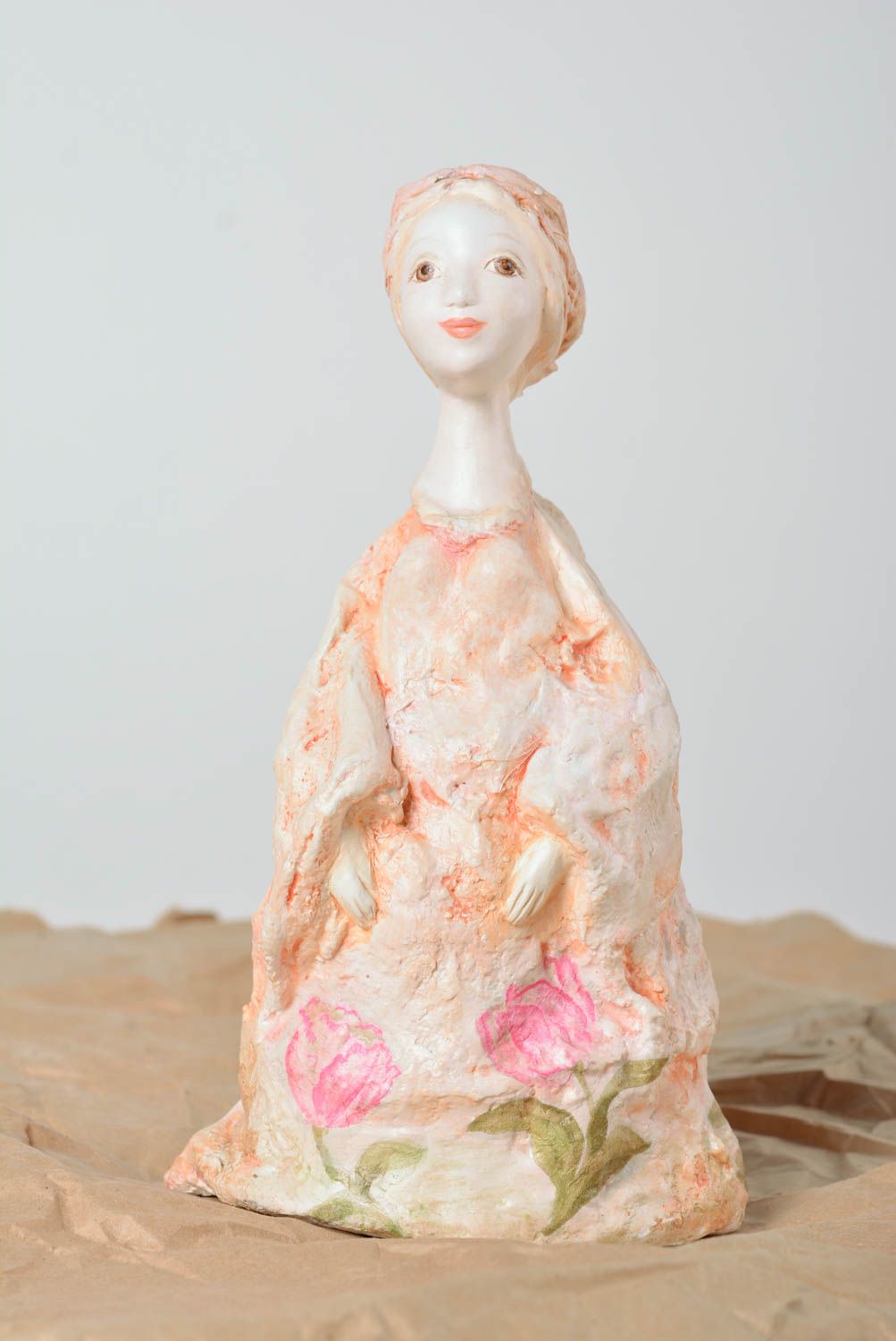 Statuette femme en argile autodurcissante faite main peinte à l'acrylique photo 1